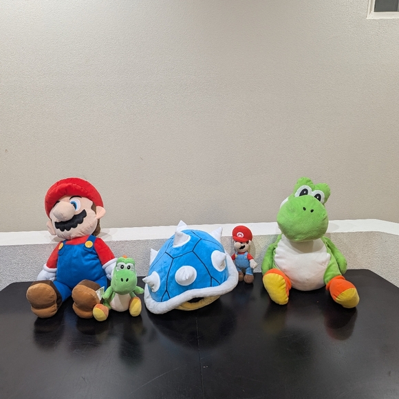 Nintendo Super Mario Plush Bundle - Picture 1 of 9